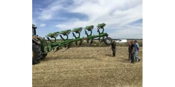 Демонстрация плуга Amazone Cayros 4+1 на юге Украины