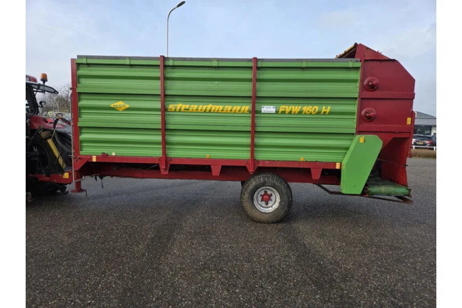 Кормораздаточный прицеп STRAUTMANN FVW 160