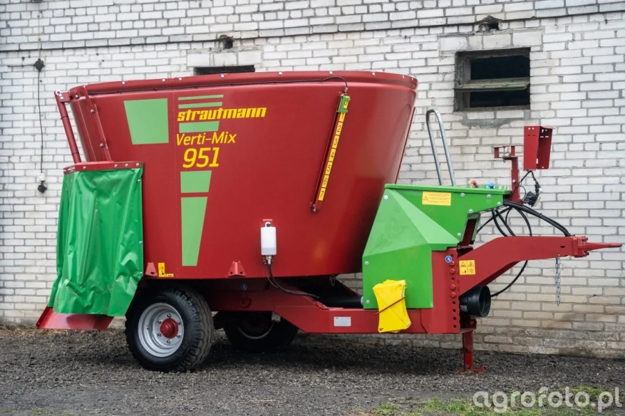 Кормороздавач STRAUTMANN Verti-Mix 951 L