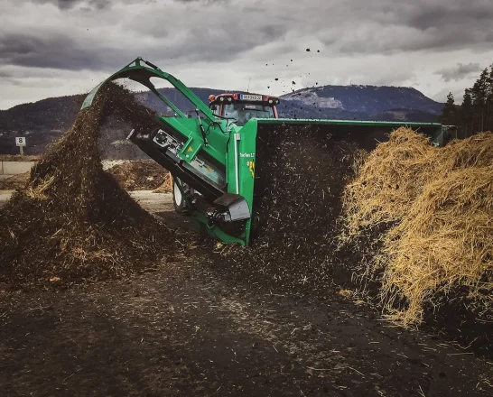 Compost Systems TracTurn 3.7