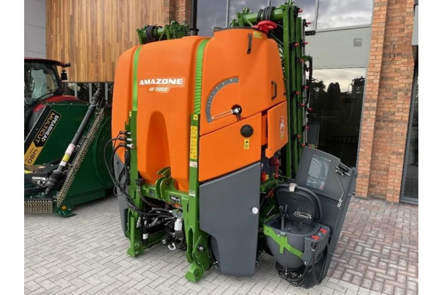 Навесной опрыскиватель AMAZONE UF 2002