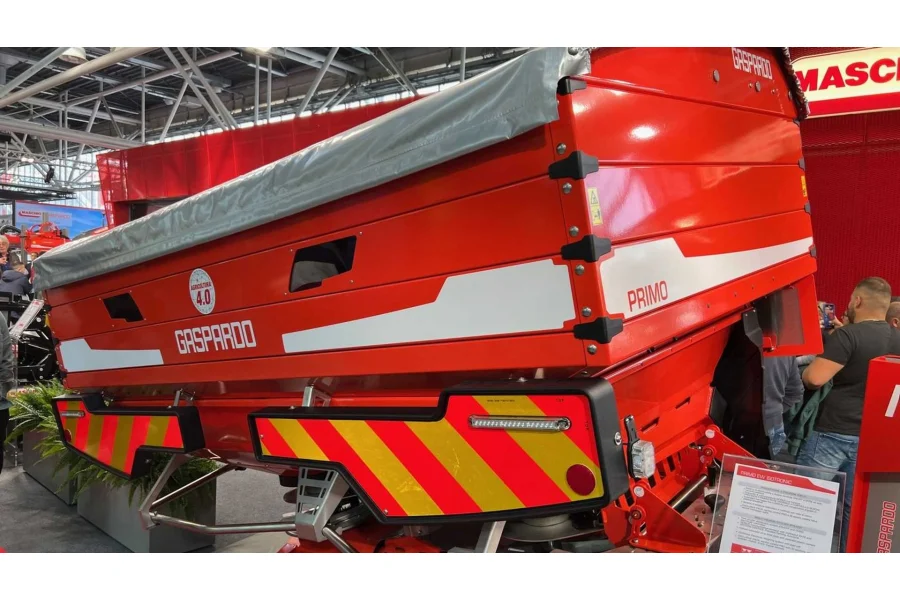 Розкидач добрив MASCHIO GASPARDO Primo E Isotronic