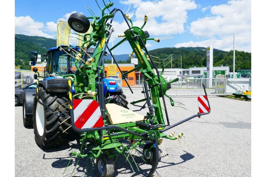 Ворушилка KRONE Vendro 680