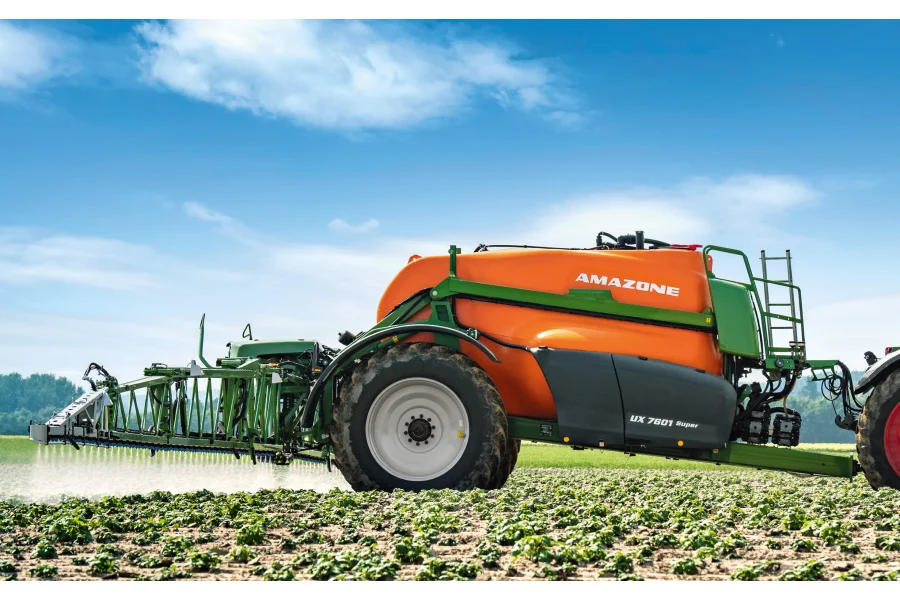 Причіпний обприскувач AMAZONE UX 7601