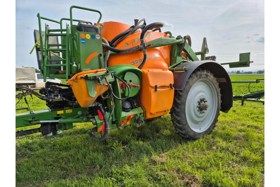 Причіпний обприскувач AMAZONE UX 3200 Super