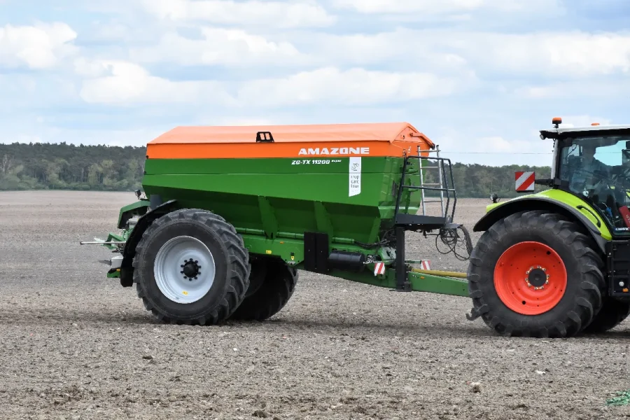 Розкидач добрив AMAZONE ZG-TX 8100