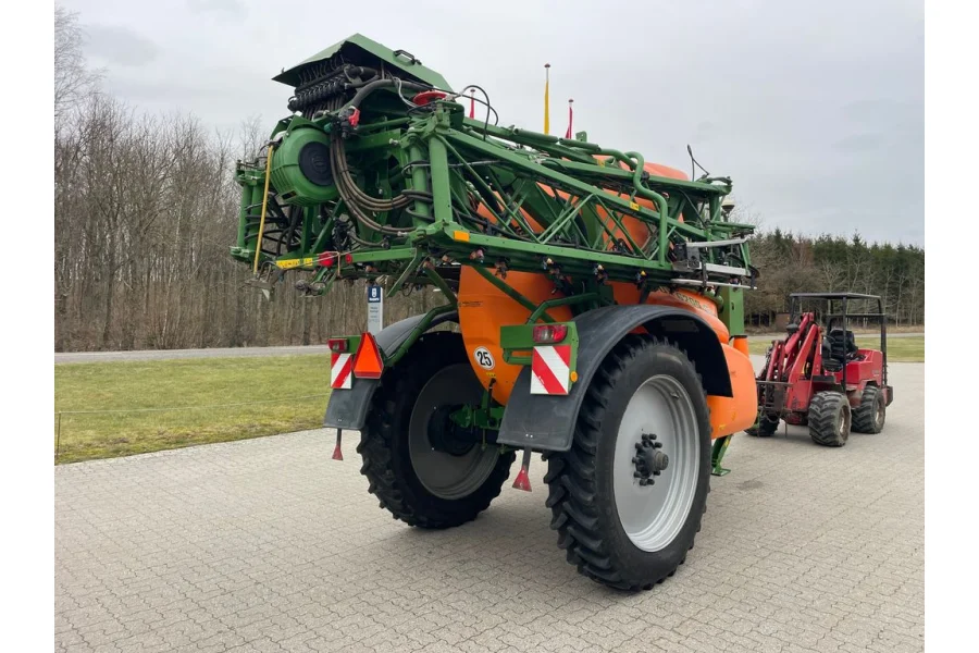 Причіпний обприскувач AMAZONE UX 6200 Special