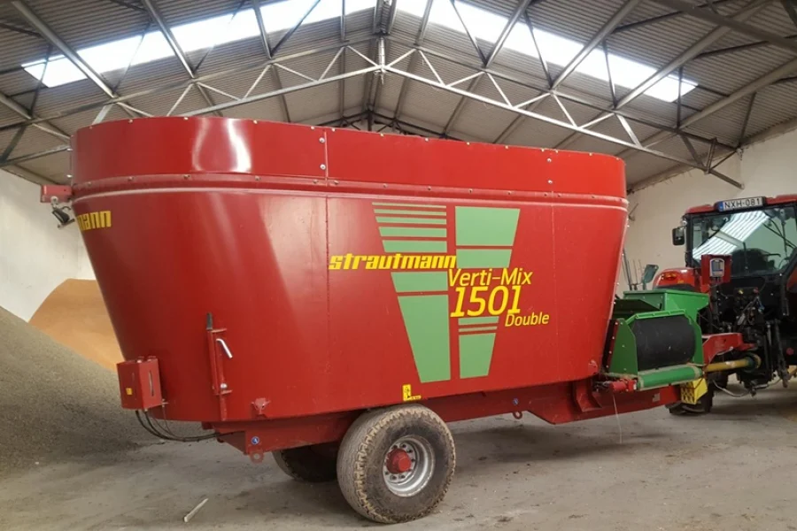 Кормороздавач STRAUTMANN Verti-Mix Double 1501