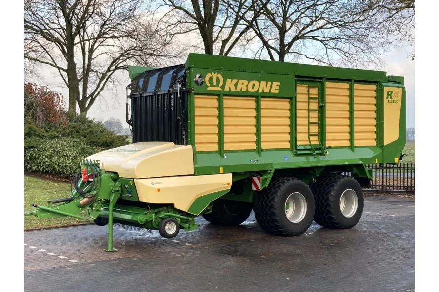 Саморозвантажувальний причіп KRONE RX 360
